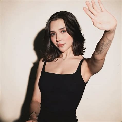 Beth Cast (@bethcast) • Instagram photos and videos.